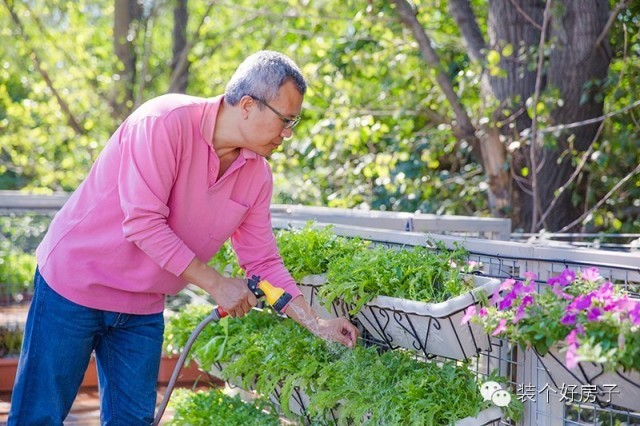 52岁的中国大叔在北京郊外建起了集装箱的桃花源| jiaren.org