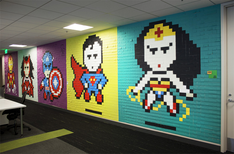 office workers install 8-bit superhero mural using 8,024 sticky notes-设计邦-09