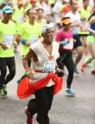 富人和穷人的马拉松账本：跑42.195公里要花多少钱