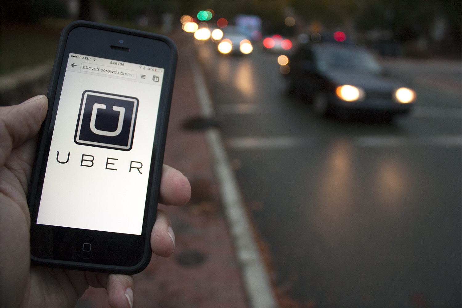 Uber：会为生存变成另一个租车公司吗？