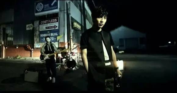 除了段子,薛之谦的情歌歌词也是最好的文案教科书 除了段子,薛之谦的情歌歌词也是最好的文案教科书