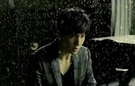 除了段子,薛之谦的情歌歌词也是最好的文案教科书 除了段子,薛之谦的情歌歌词也是最好的文案教科书