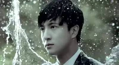 除了段子,薛之谦的情歌歌词也是最好的文案教科书 除了段子,薛之谦的情歌歌词也是最好的文案教科书