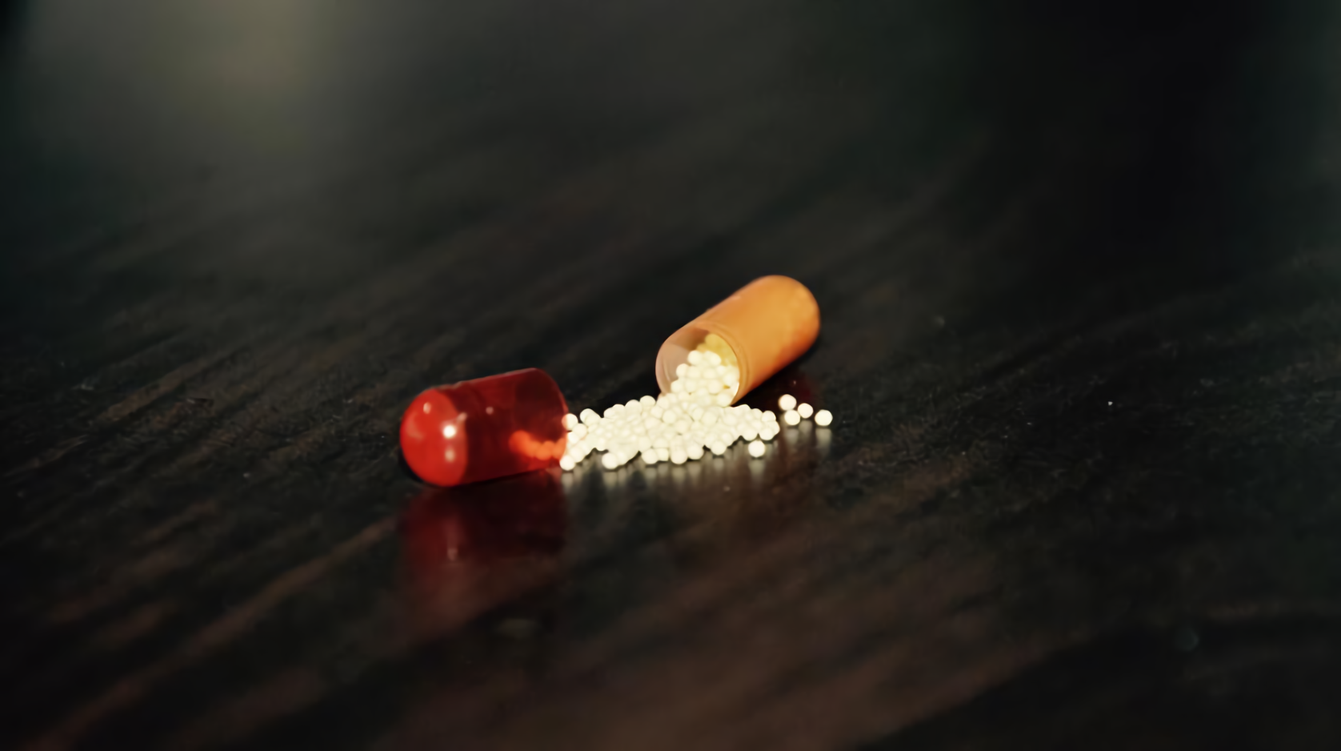 40岁创业，这个警察如何把小药厂做到500亿？