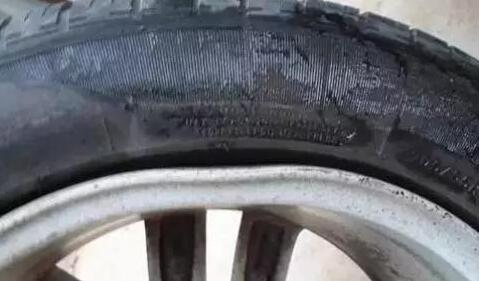 汽车轮胎表面过度损耗
