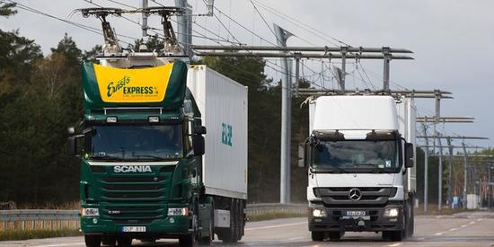 德国为混合动力卡车建高空充电设施