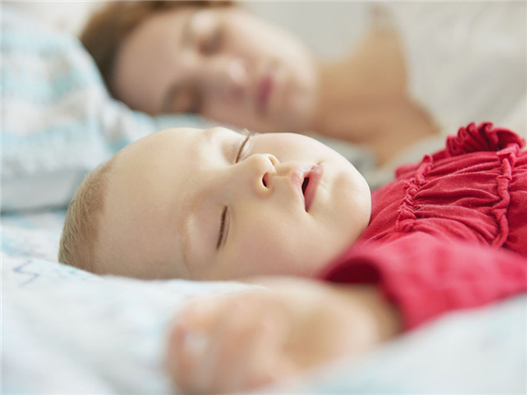 同床睡 会给宝宝带来五种危害
