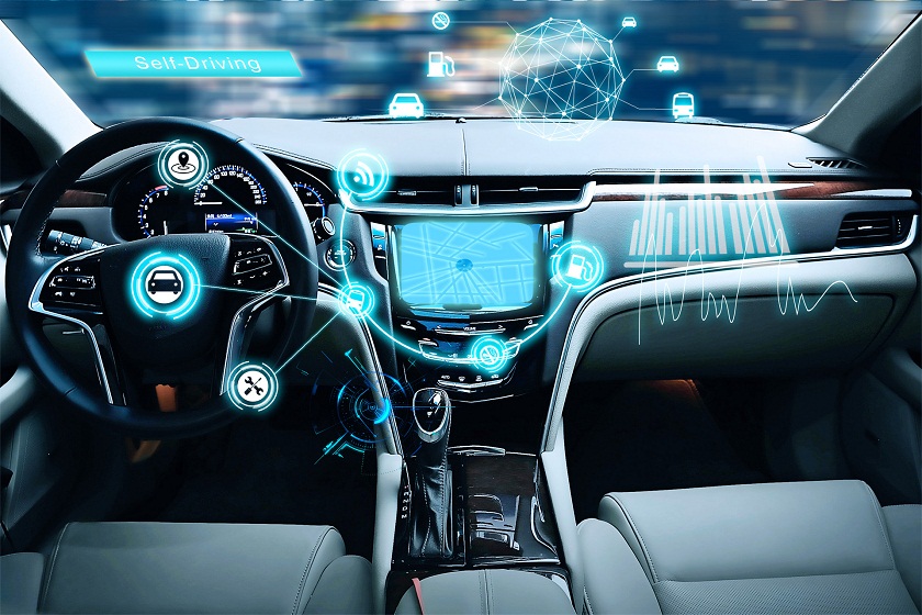 为争抢无人驾驶时代，汽车厂商向科技公司转型？